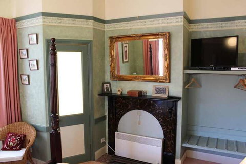 Ross B&B Accommodation - VIC Tourism 7