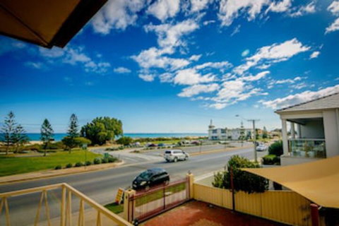 Esplanade Apartments At West Beach - VIC Tourism 0