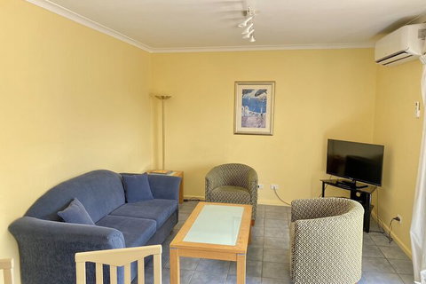 Esplanade Apartments At West Beach - VIC Tourism 7