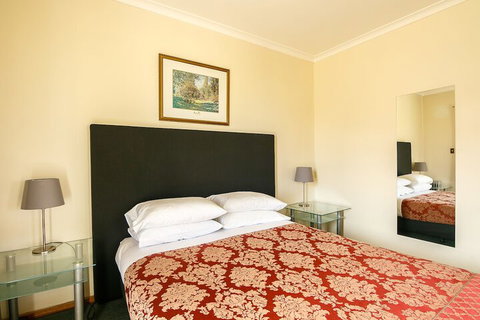 Esplanade Apartments At West Beach - VIC Tourism 4