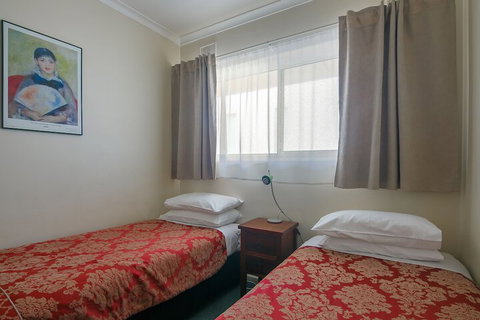 Esplanade Apartments At West Beach - VIC Tourism 5