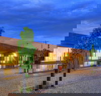 Motel Meneres - VIC Tourism
