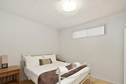 McAuleys Beach House - VIC Tourism 3