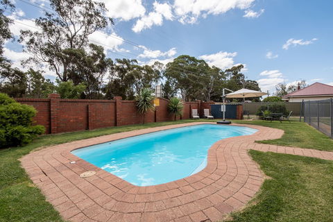 Golden Country Motel & Caravan Park - VIC Tourism 5