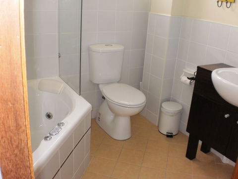 Rooftops Bed & Breakfast - VIC Tourism 3