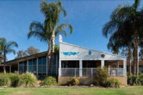 Barmera Lake Resort Motel - VIC Tourism 3