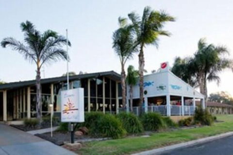 Barmera Lake Resort Motel - VIC Tourism 5