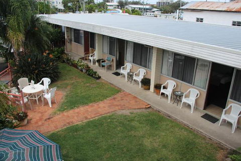 Caloundra Suncourt Motel - VIC Tourism 4