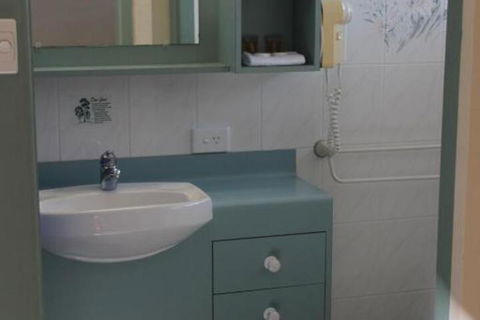 Caloundra Suncourt Motel - VIC Tourism 3