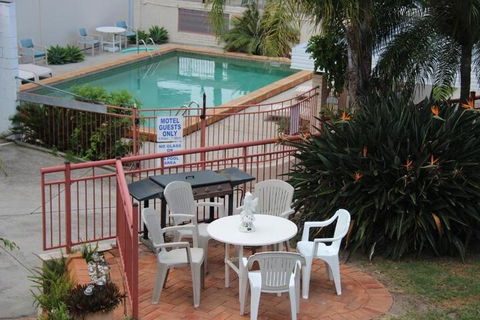 Caloundra Suncourt Motel - VIC Tourism 6