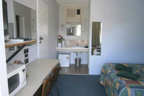 Nhill Holiday Inn - VIC Tourism 2
