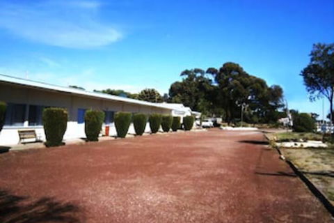 Nhill Holiday Inn - VIC Tourism 7