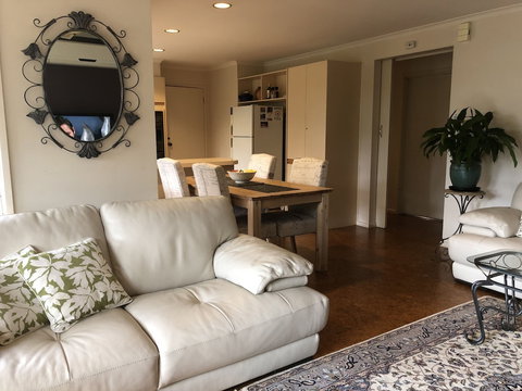 Countryside Connections Spa Cottage - VIC Tourism 1