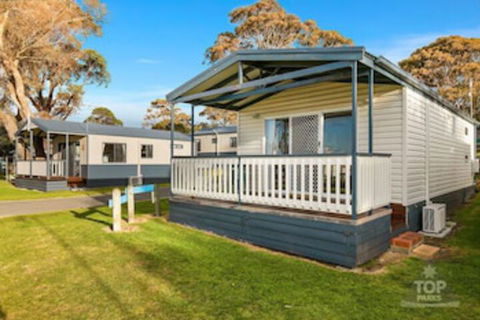 Cowes Caravan Park - VIC Tourism 0