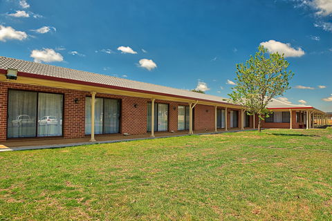 Bushmans Motor Inn - VIC Tourism 0