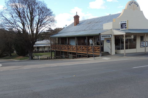 Snug As A Bug Motel - VIC Tourism 1