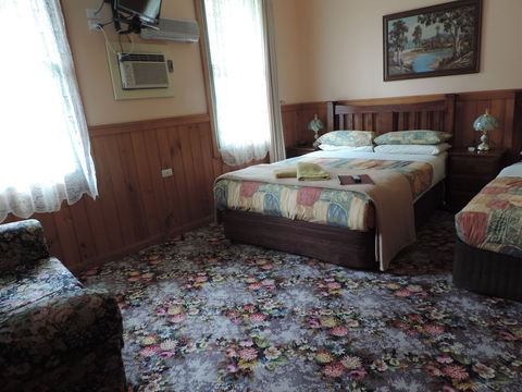 Snug As A Bug Motel - VIC Tourism 5
