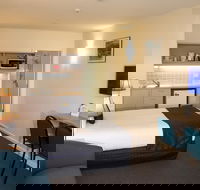 Shoreline Hotel - VIC Tourism