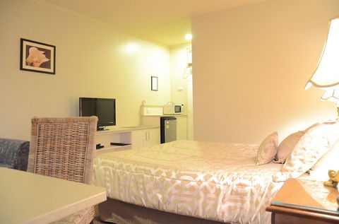 Bayview Motel Rosebud - VIC Tourism 3