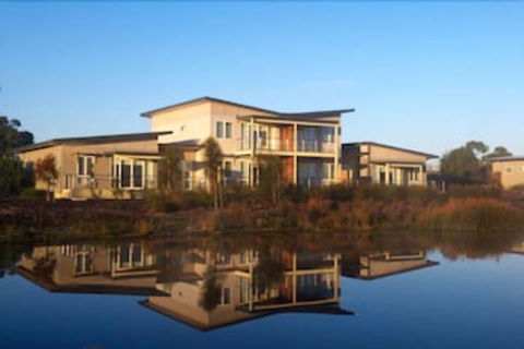 Broadbeach Inverloch Resort - VIC Tourism 0