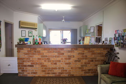 Golf Club Motor Inn Wingham - VIC Tourism 3