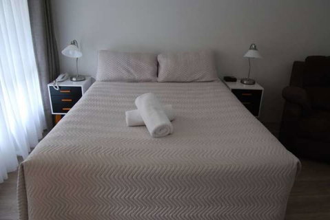 Sutherland Motel - VIC Tourism 6