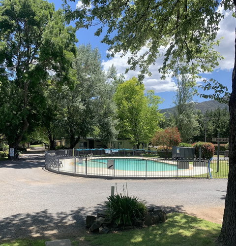 Bright Accommodation Park - VIC Tourism 4