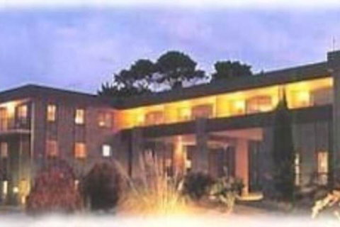 Southern Cross Motor Inn - VIC Tourism 1