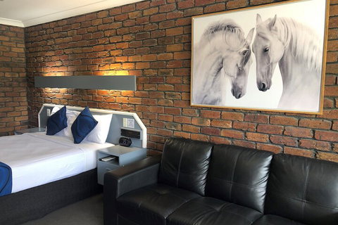 Logan City Motor Inn - VIC Tourism 7