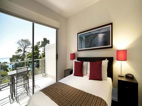 The Waves Apartments - VIC Tourism 0
