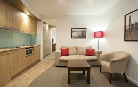 The Waves Apartments - VIC Tourism 6