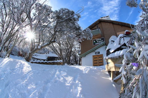 Alpine Retreat Mt Buller - VIC Tourism 0