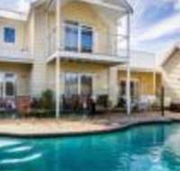 Seaside Spa Retreat - VIC Tourism