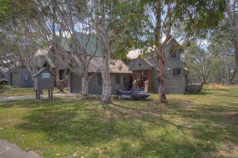 Sharpys Chalet - VIC Tourism 2