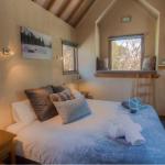 Sharpys Chalet - VIC Tourism 1