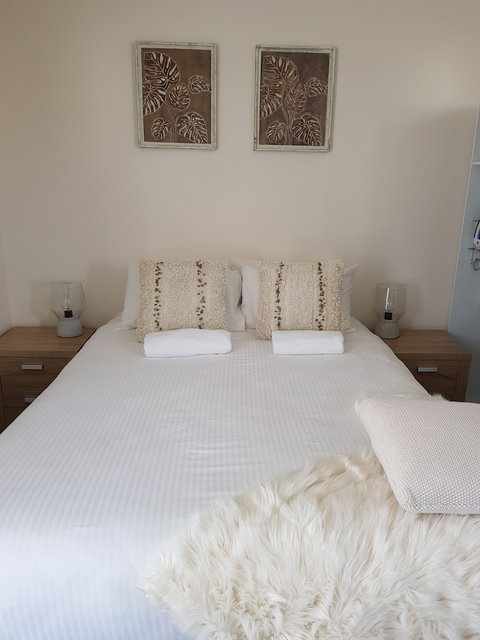 Town House Motor Inn - VIC Tourism 1