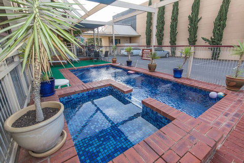 MAS Country Riverboat Lodge Motor Inn - VIC Tourism 3