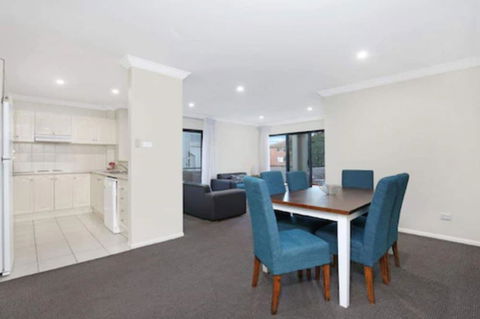 Wollongong Serviced Apartments - VIC Tourism 3