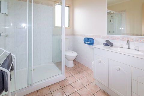 Wollongong Surf Leisure Resort - VIC Tourism 6