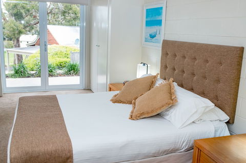 McMillans Of Metung Coastal Resort - VIC Tourism 3