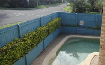 Coolum Budget Accommodation - VIC Tourism 6