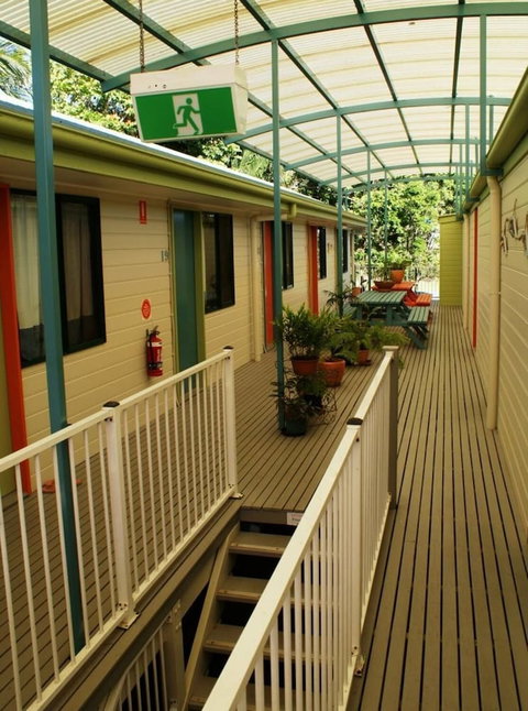 Coolum Budget Accommodation - VIC Tourism 0