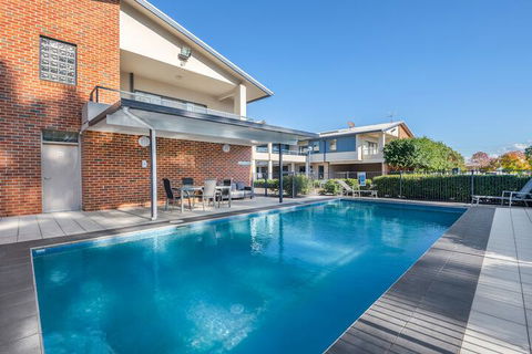 Hawkesbury Race Club Motel - VIC Tourism 3