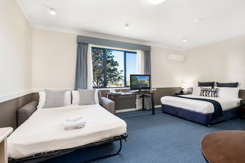 Hawkesbury Race Club Motel - VIC Tourism 6