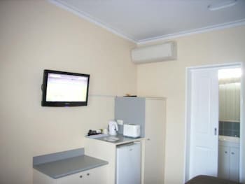Bairnsdale Main Motel - VIC Tourism 6
