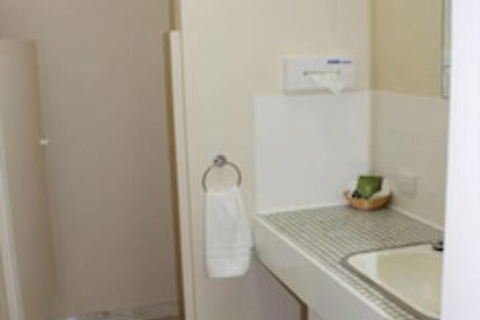 Opal Motel Leongatha - VIC Tourism 7