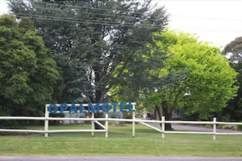 Opal Motel Leongatha - VIC Tourism 1