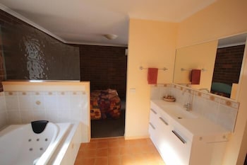 Rubyvale Motel & Holiday Units - VIC Tourism 6