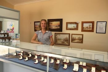Rubyvale Motel & Holiday Units - VIC Tourism 3