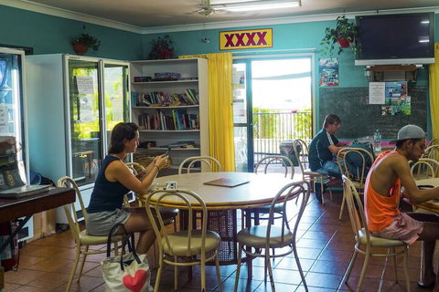 Backpackers By The Bay - VIC Tourism 7